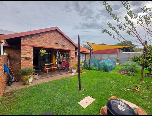 3 BEDROOM TOWNHOUSE FOR SALE IN MEYERTON CENTRAL